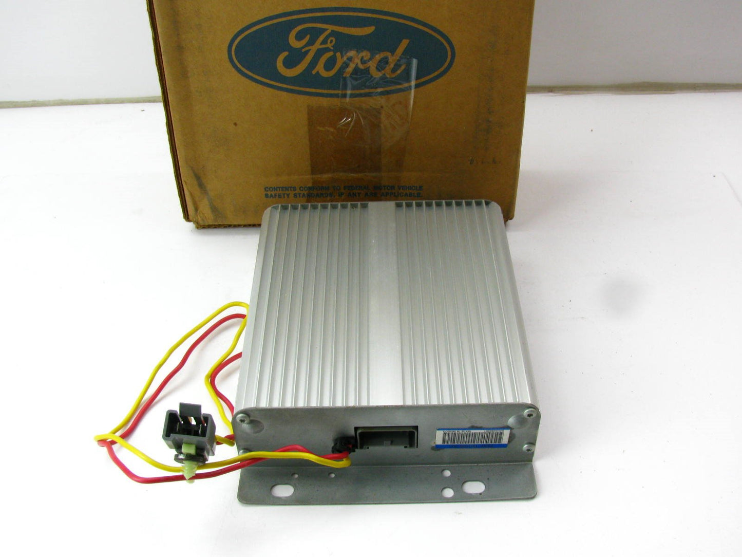 New OEM Ford Subwoofer Amp Amplifier F2AF-18C808-AC - 1992-1994 Crown Victoria