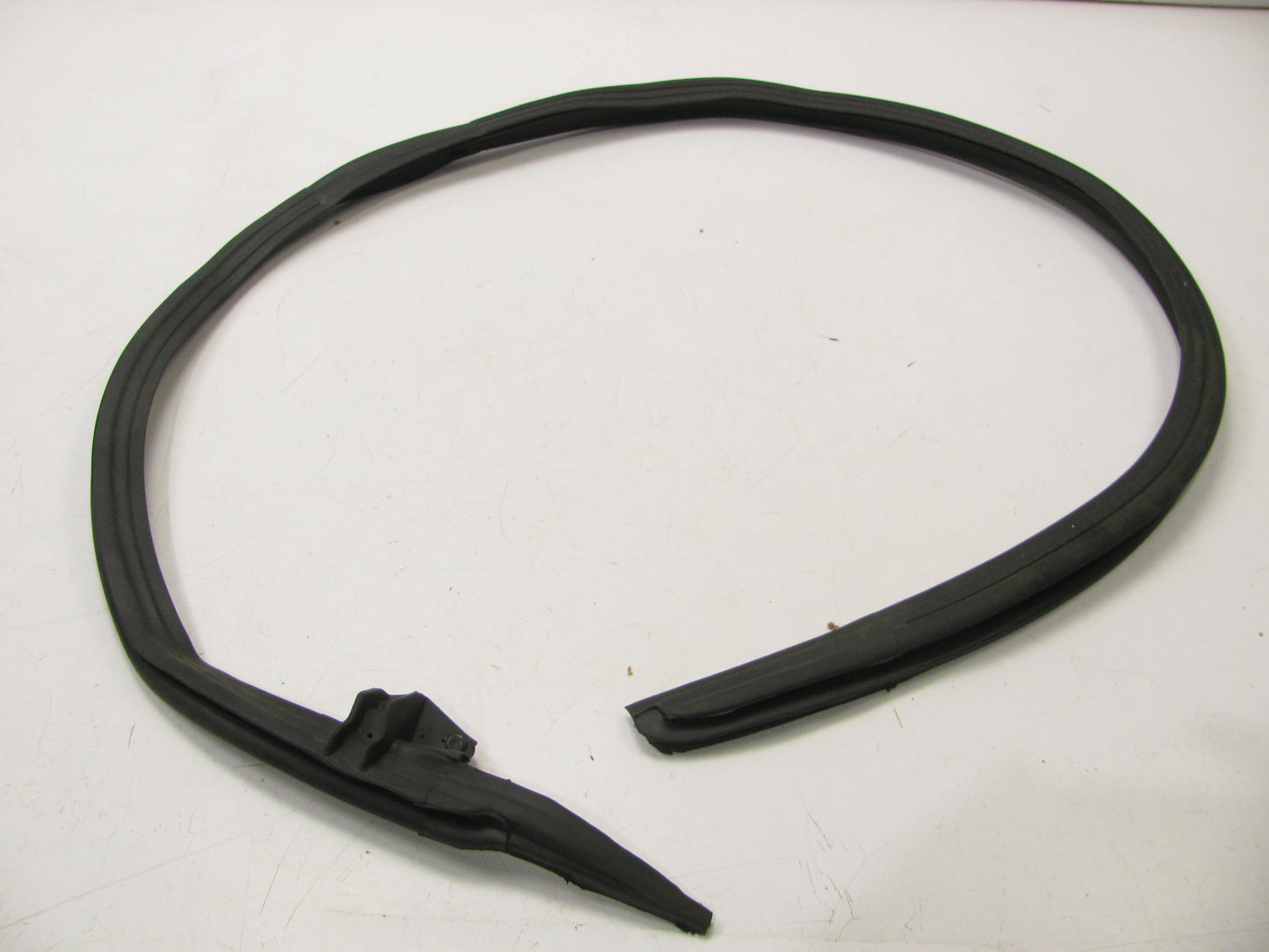 NEW - OEM Ford F2DZ-5451823-A Front Left Drivers Door Glass Weatherstrip Seal