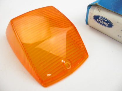 NEW - OEM Ford F2HZ-15442-A Amber Roof Marker Lamp Lens 1993-1997 CF600/800