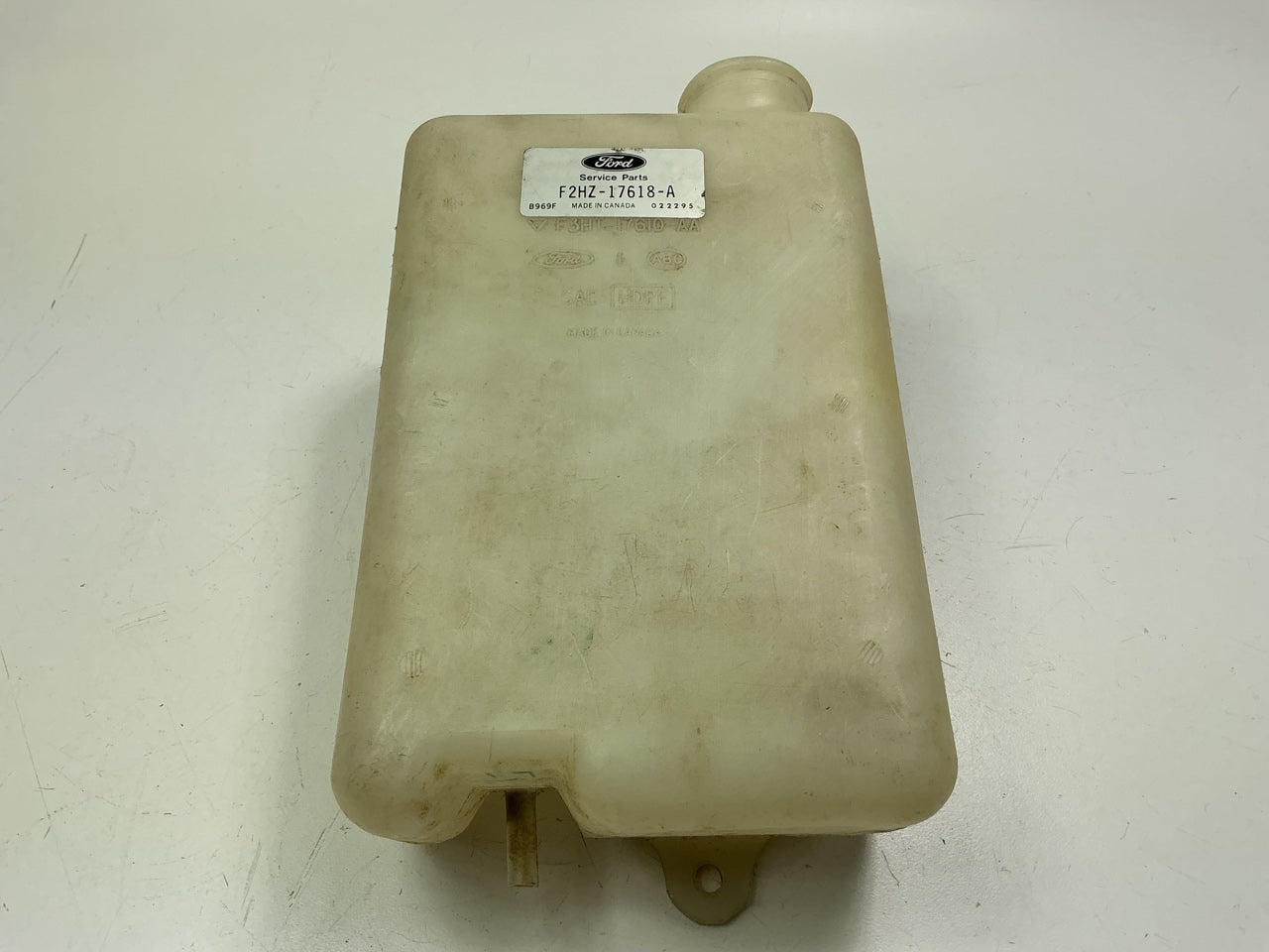 NEW - ONE Ford F2HZ-17618-A Windshield Washer Reservoir Tank 1992-1997 L-Series