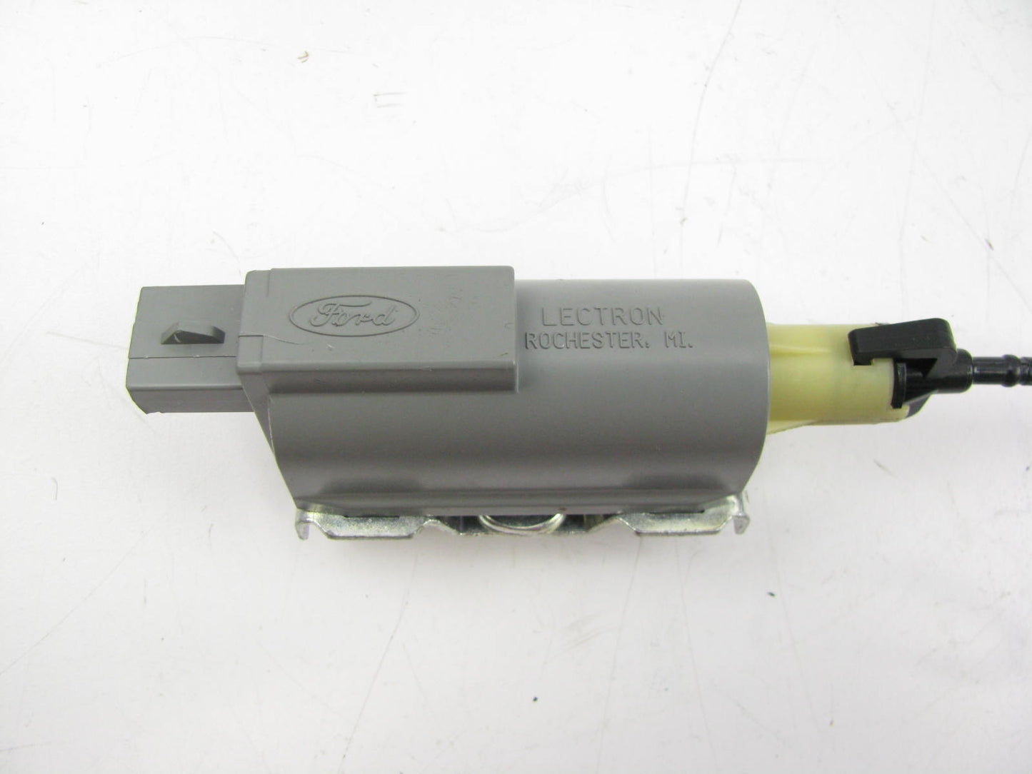 NEW OEM Ford F2OY-5428610-A Fuel Door Release Actuator Motor 91-94 Continental