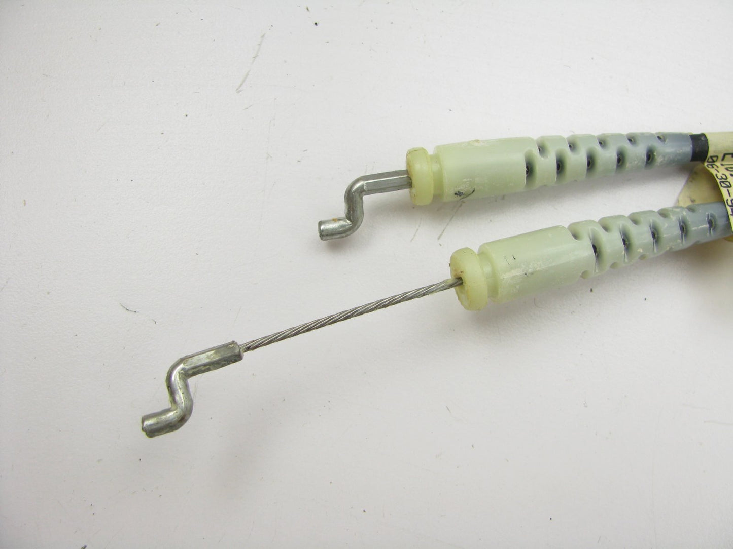 NOS OEM 1992-1997 Ford F150 F250 F350 Truck Door Latch Cable Kit F2TZ-15221B00-A