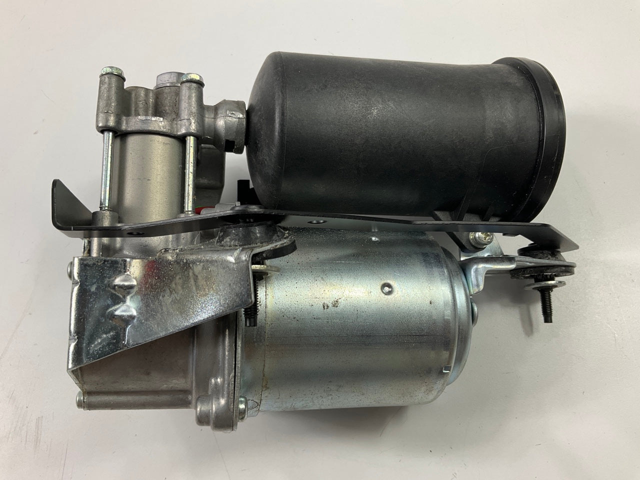 NOS - OEM Ford F2VY-5319-A Air Ride Suspension Air Compressor 1990-1997 Town Car