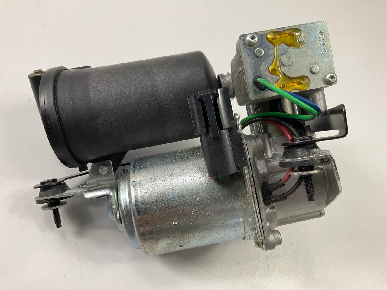 NOS - OEM Ford F2VY-5319-A Air Ride Suspension Air Compressor 1990-1997 Town Car