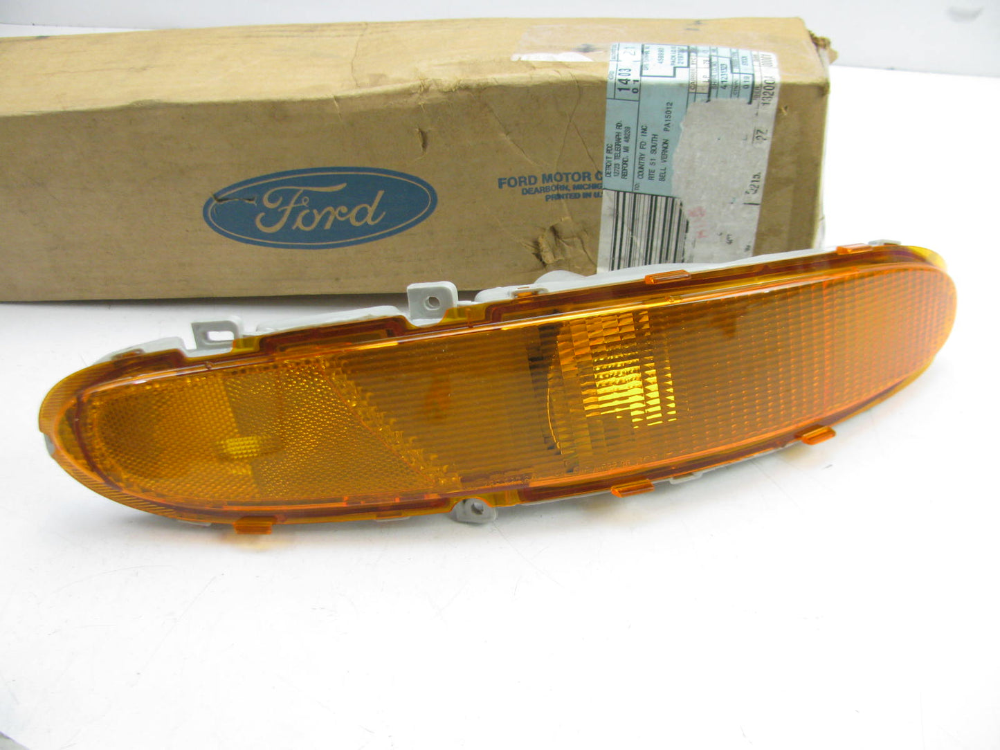 NOS OEM FORD Right Parking , Turn Signal Light For 1993-1997 Ford Probe