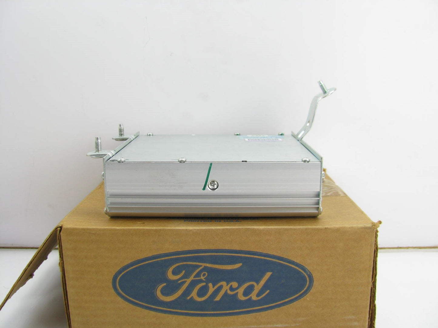 NOS OEM Ford F32Z-18B849-A Subwoofer Amplifier F32F-18C808-BC  1993-1997 Probe