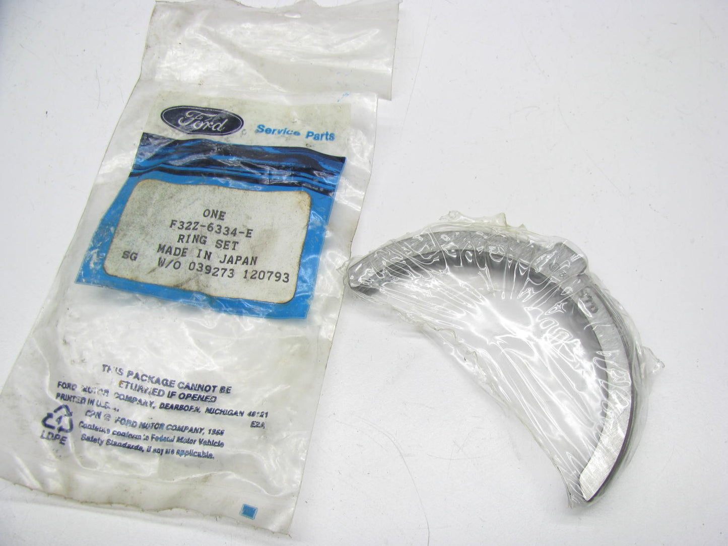 NEW - OEM Ford F32Z-6334-E Crankshaft Thrust Washer Set 1993-1996 Probe 2.5L-V6