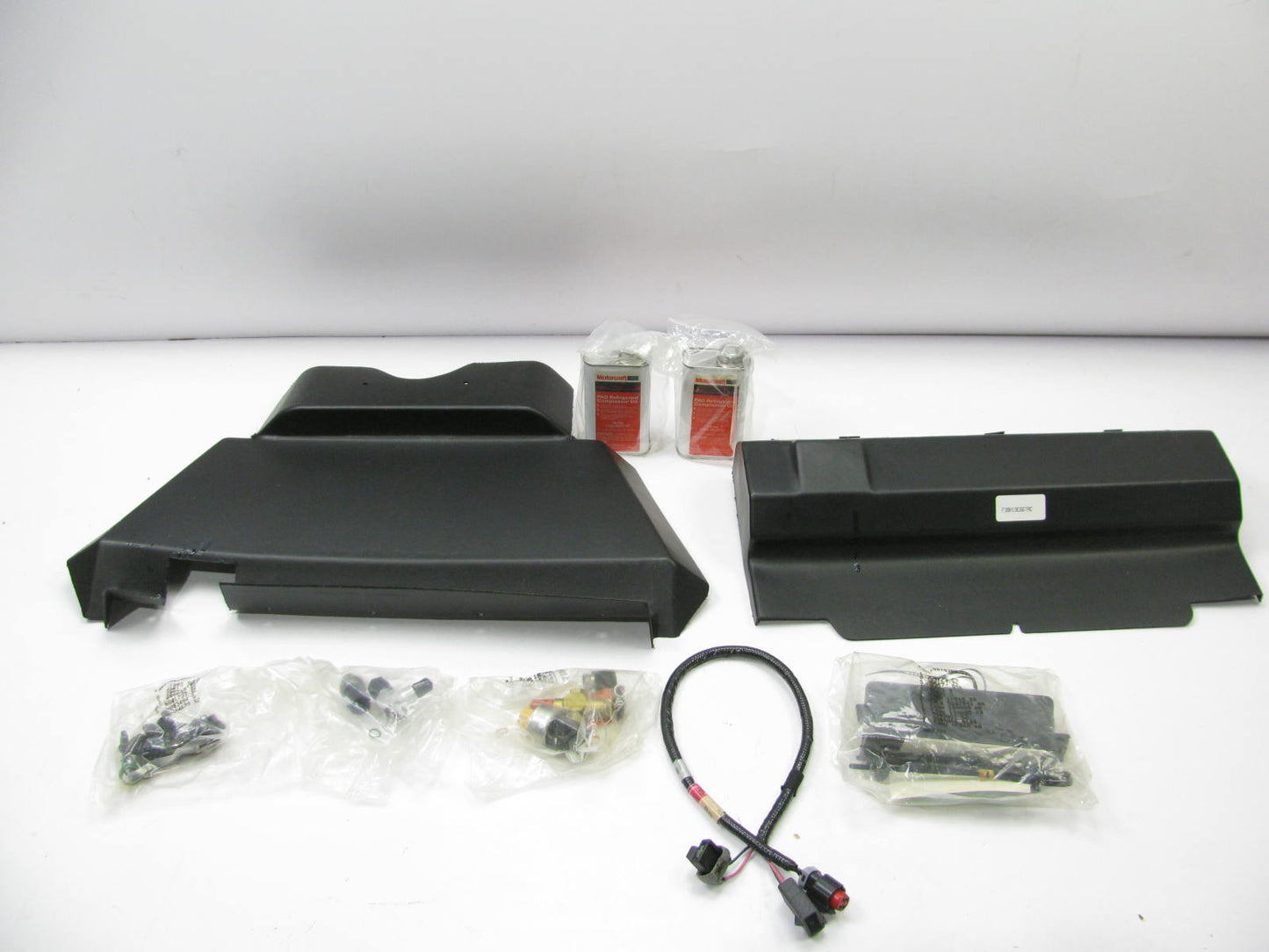 NEW - OEM Ford F39Z-19D783-B A/C Retrofit Kit 1986-1993 Ford Aerostar 3.0L