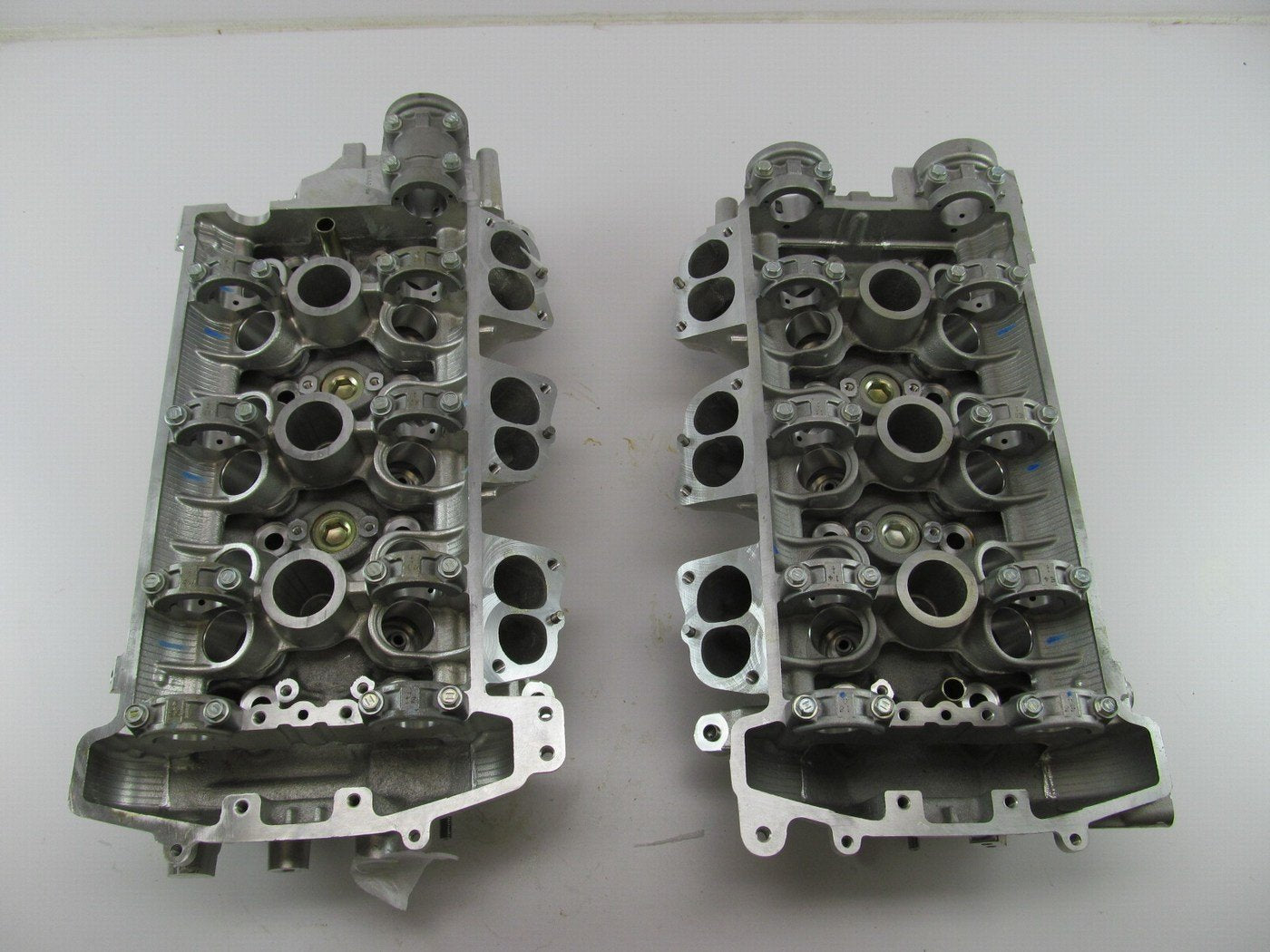 NEW OLD STOCK (PAIR) Left & Right Cylinder Heads 1993-1995 Ford Taurus 3.2L SHO