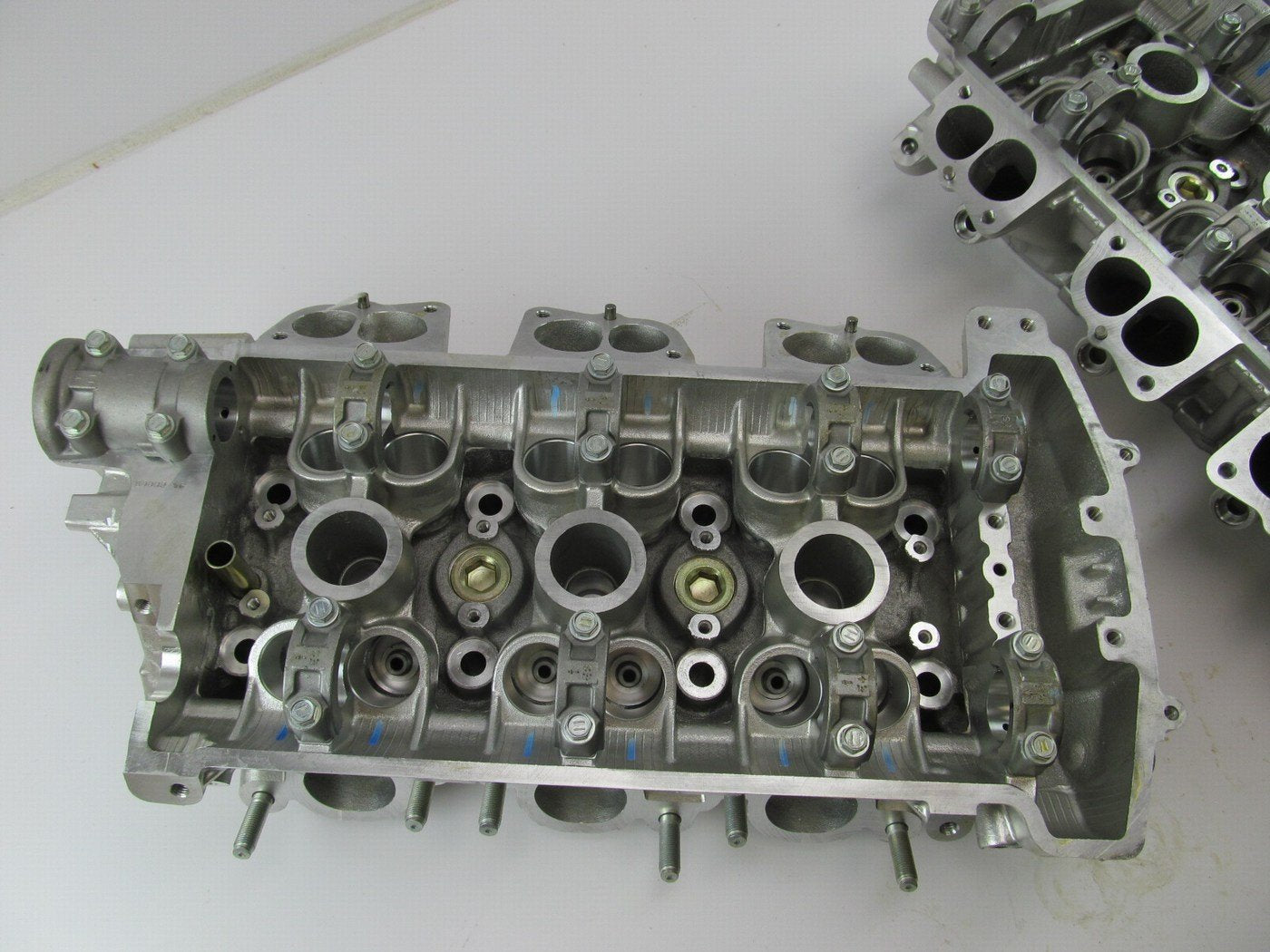 NEW OLD STOCK (PAIR) Left & Right Cylinder Heads 1993-1995 Ford Taurus 3.2L SHO
