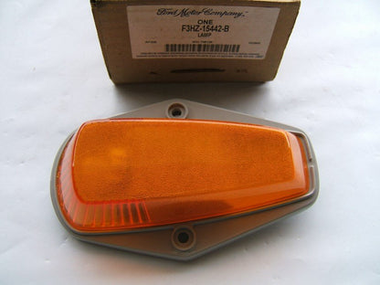 NOS OEM Ford F3HZ-15442-B Medium Truck Cab Light Lamp