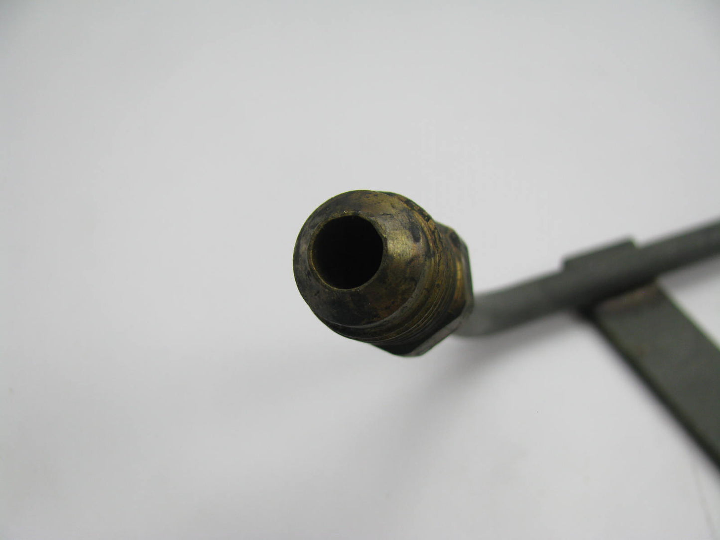 NEW - OEM Ford F3HZ-9291-H Fuel Filter Outlet Tube 1994-1997 FD1460 8.3L