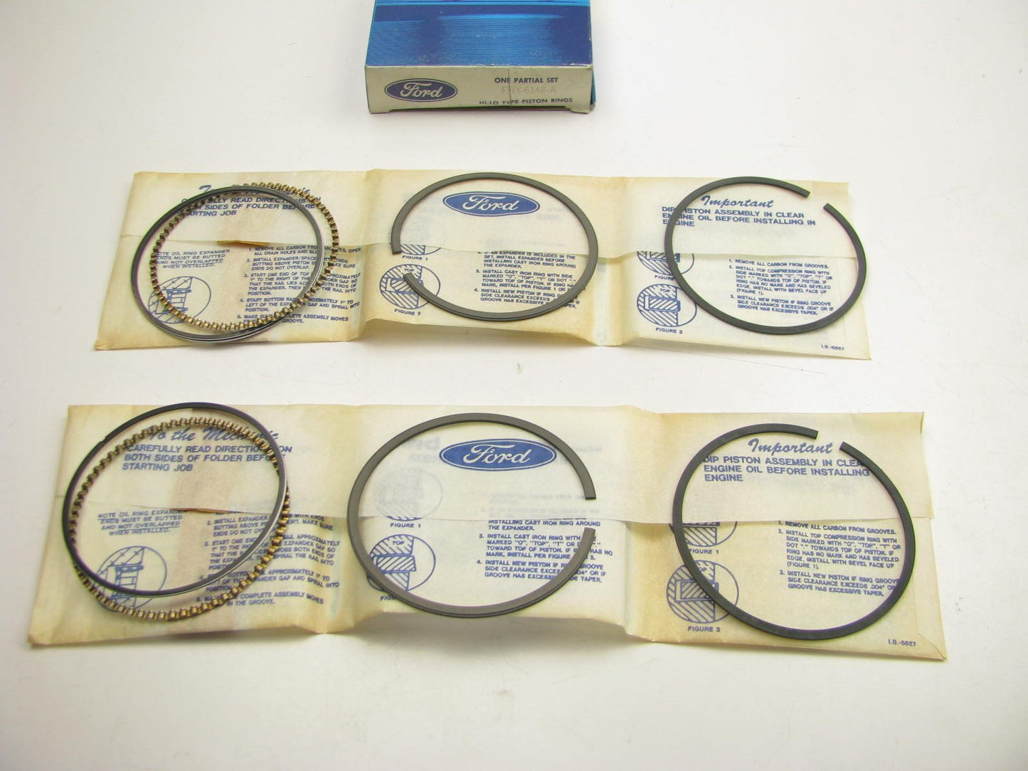 DOES (2) PISTONS - OEM Ford F3LY-6148-A Piston Rings STD 93-94 Mark VIII 4.6L V8