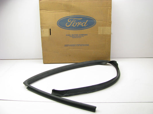 NEW - OEM Ford F3LY-6351822-B Front Right Drip Rail Molding Seal 93-98 Mark VIII