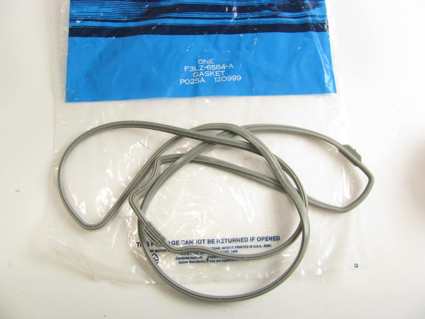 NEW - OEM Ford F3LZ-6584-A Valve Cover Gasket 1993-1998 4.6L-V8 DOHC
