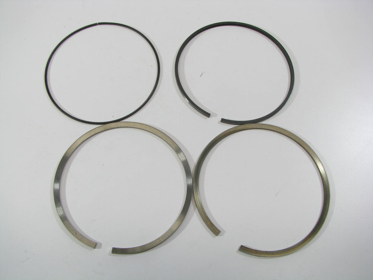 1994-1997 Ford 7.3L DIESEL Piston Rings - Does (8) Pistons OEM FORD F3TZ-6148-CA