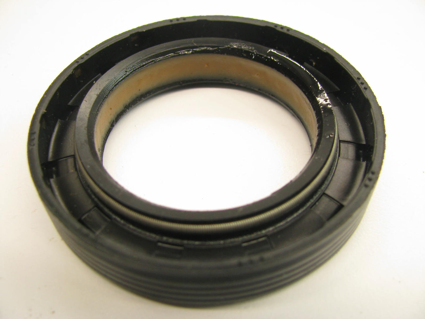 NEW - OEM Ford F3TZ-7B215-A Output Shaft Seal
