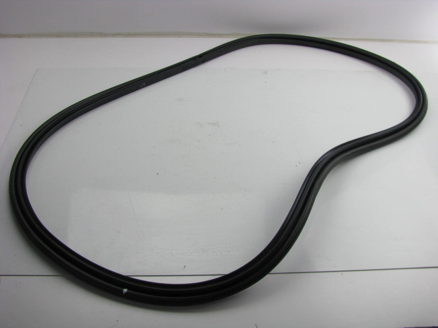 Ford F3XY-12262A80-A Weatherstip Seal Fixed Glass Window Opening 93-98 Villager