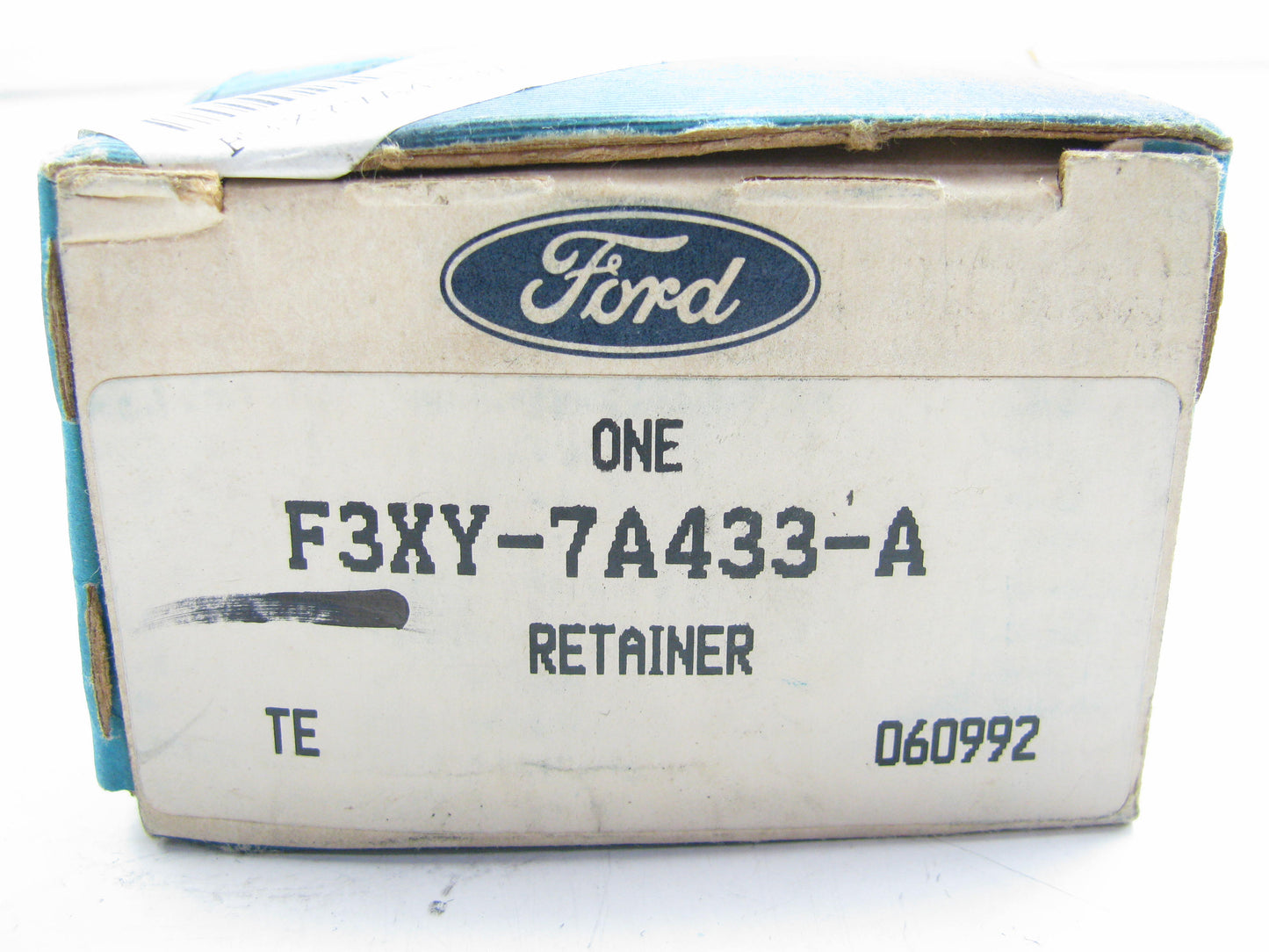 NEW - OEM Ford F3XY-7A433-A Automatic Transaxle Retainer Output Shaft - VILLAGER