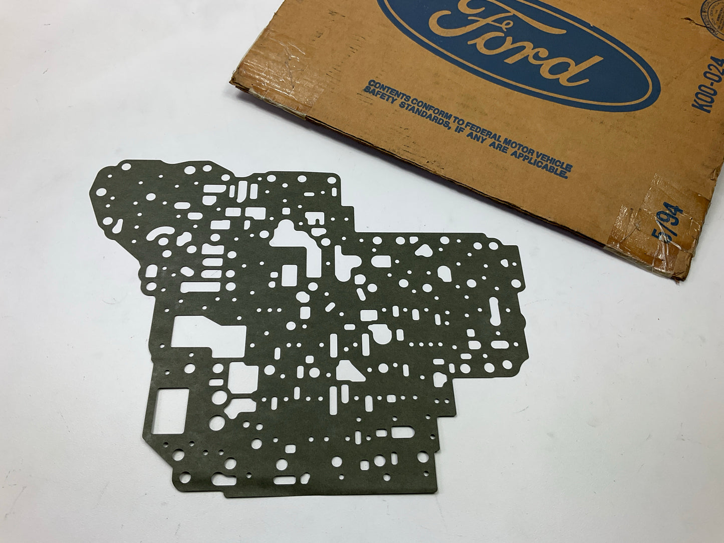 NEW - OEM Ford F3XY-7C155-A Main Control Valve Body Gasket 93-02 Villager 4F20E