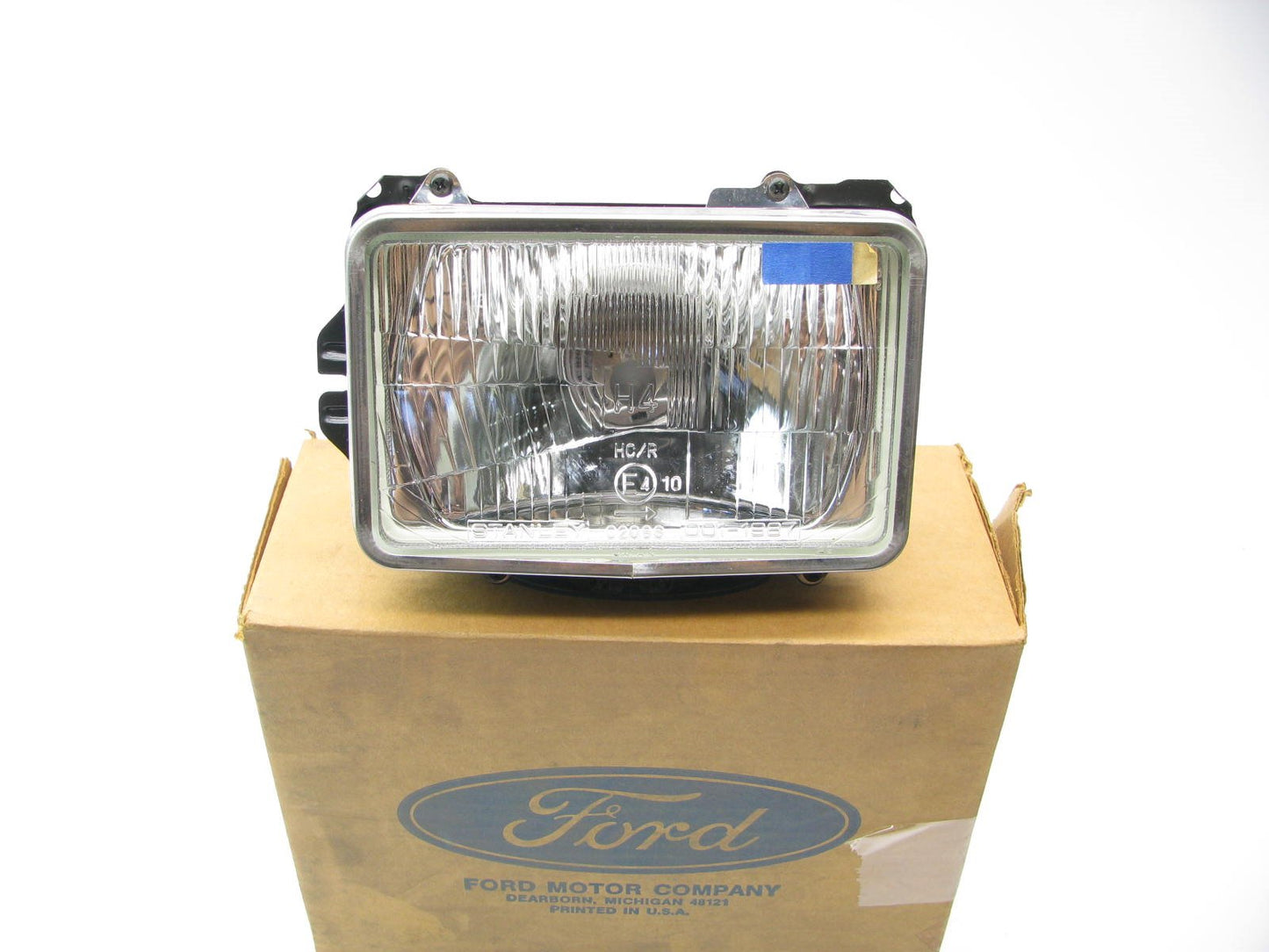 NEW OEM F42Z-13008-G Right Passengers Side Headlight Headlamp 1993-97 Ford Probe