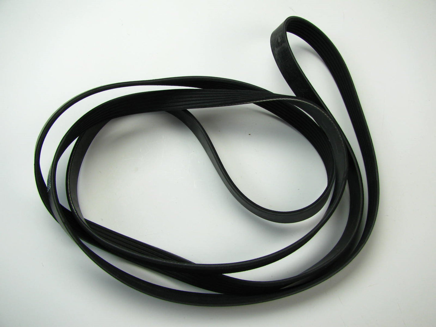 NEW OUT OF BOX GENUINE OEM Ford F49E-8620-B3A Serpentine Drive Belt