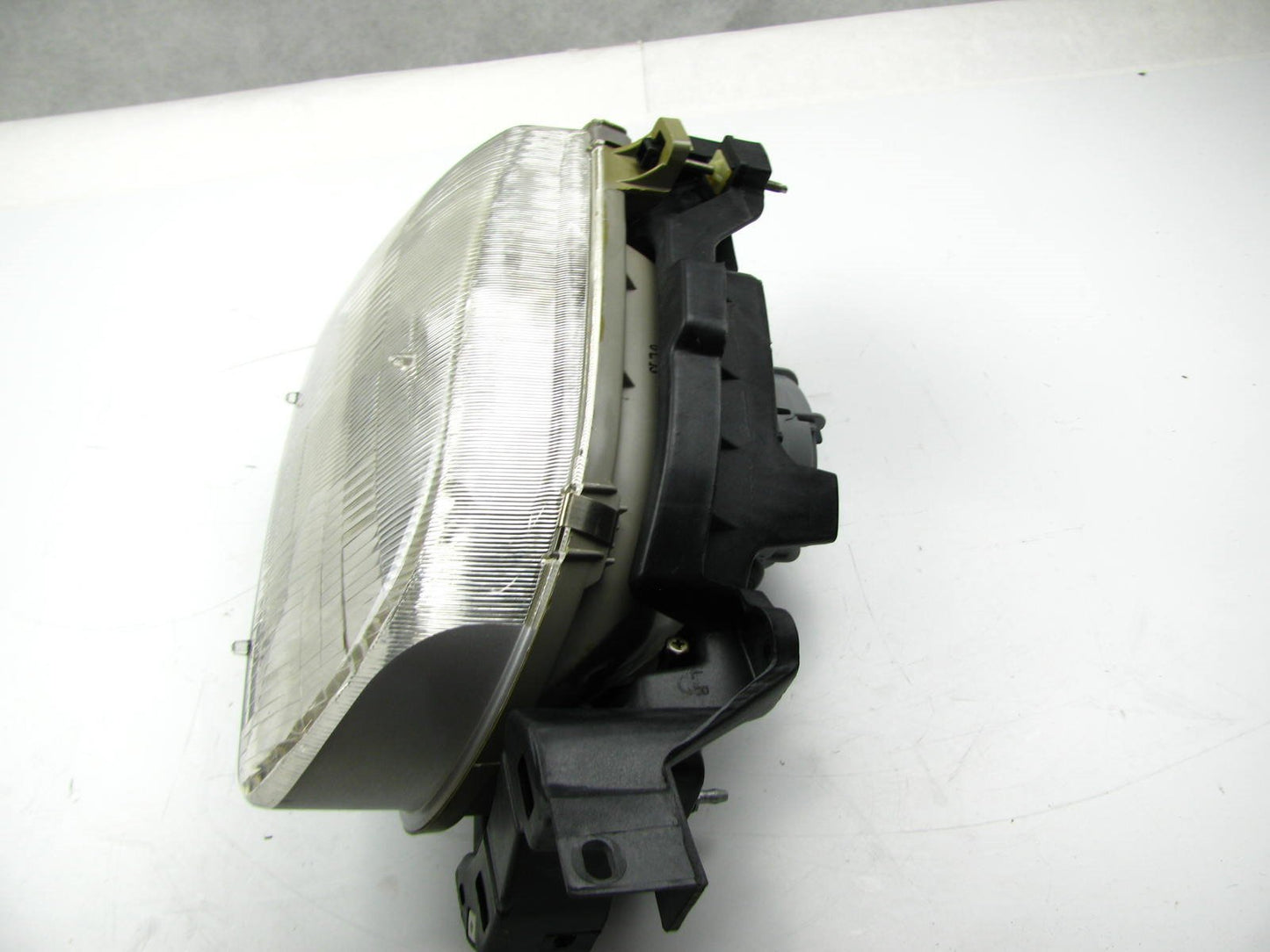 NEW GENUINE OEM Ford F4BZ-13008-A Headlight Headlamp Front Right Passenger Side