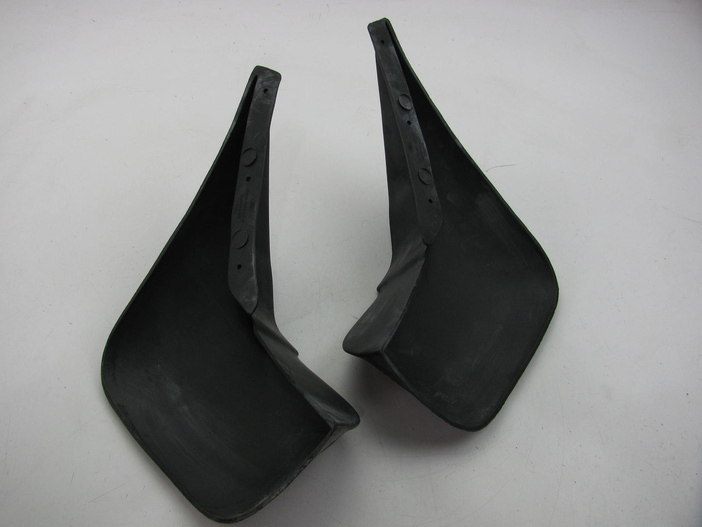 NEW - OEM Ford F4DZ-16A550-B Rear Splash Guards Mud Flaps 1992-1995 Taurus