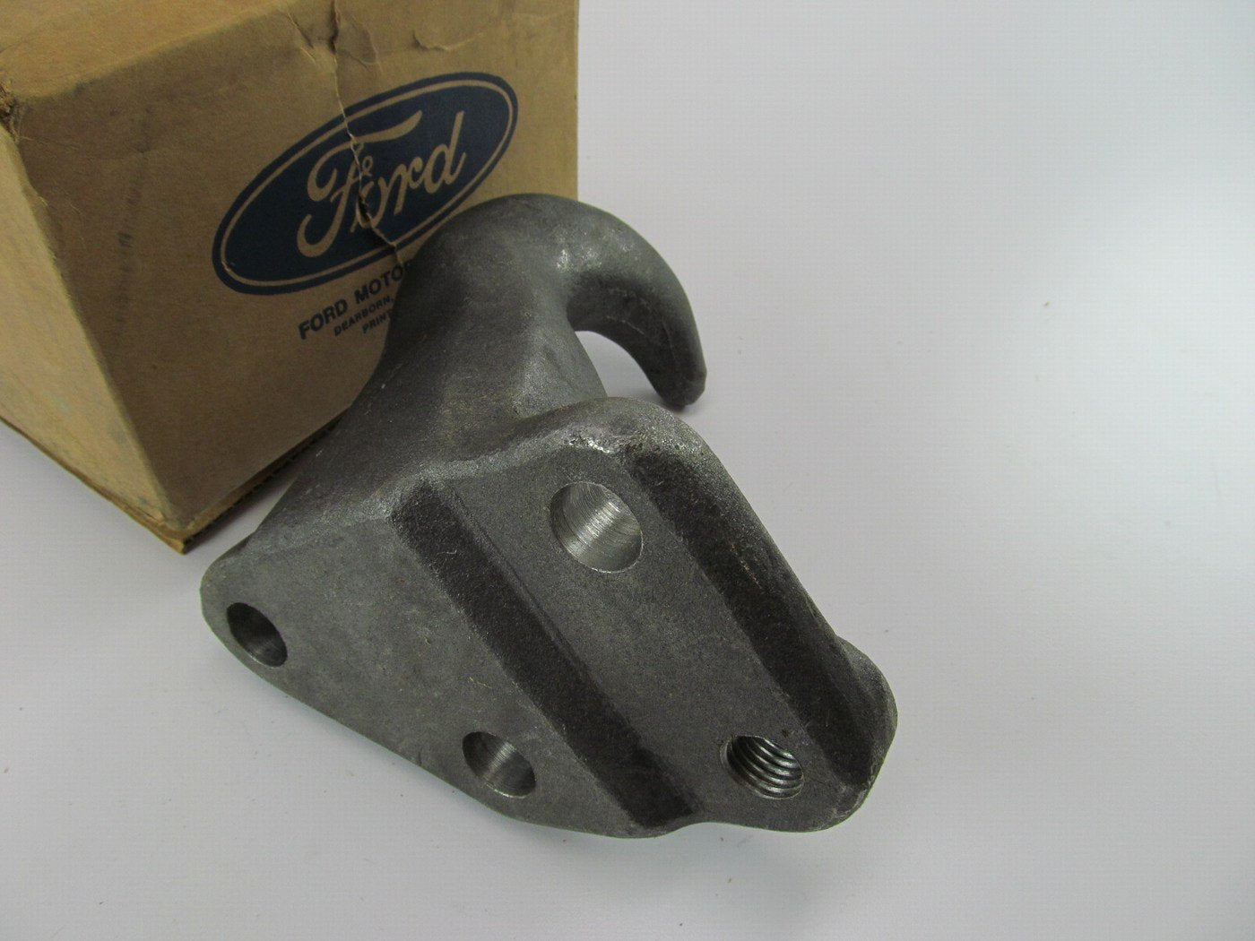NEW - OEM Ford F4HZ-17A954-A Front Right Tow Hook 1994-1997 LLS9000 LTLS9000 MT