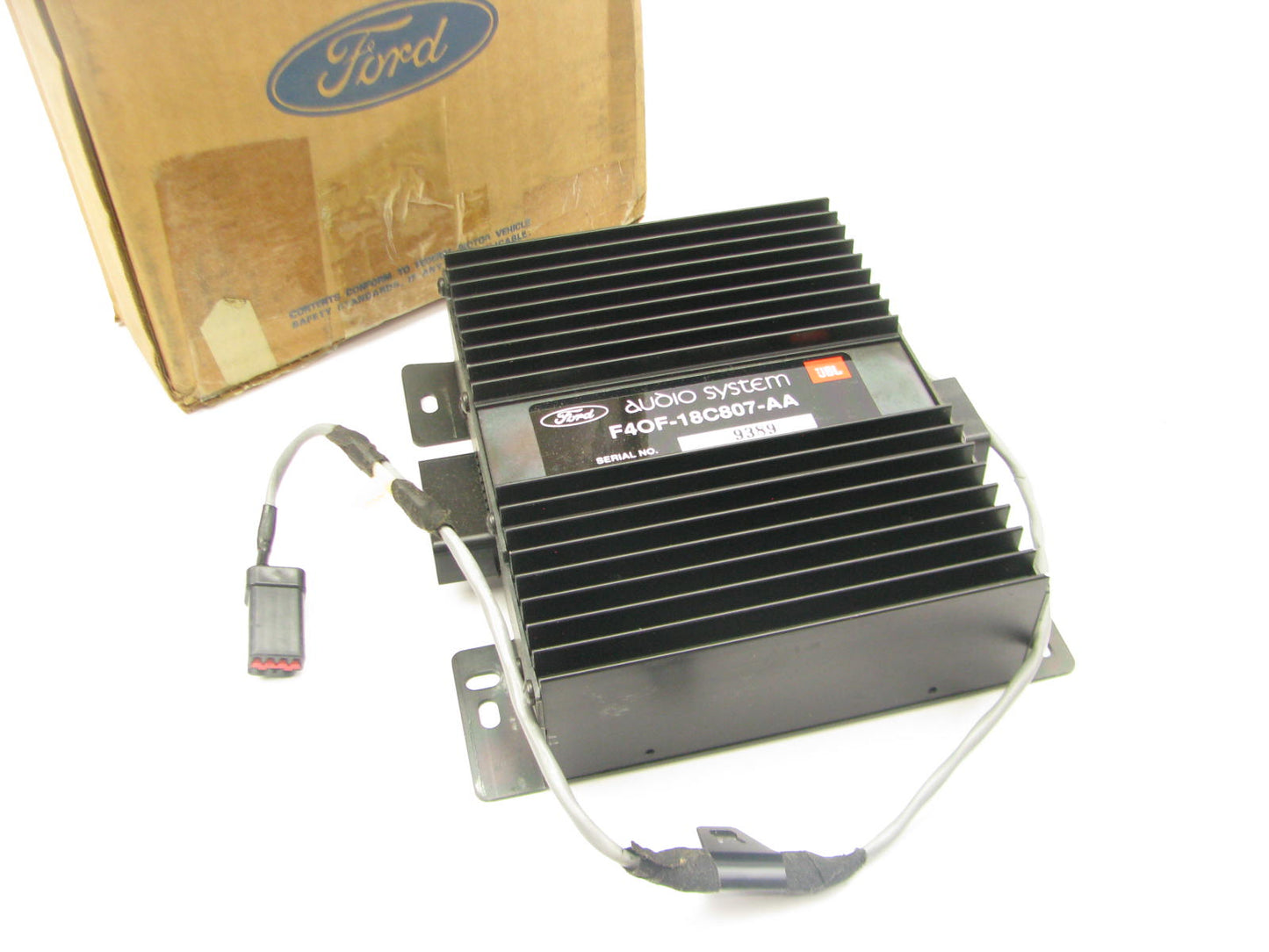 New GENUINE OEM JBL Radio Amplifer 1995-1997 Lincoln Continental F4OF-18C807-AA
