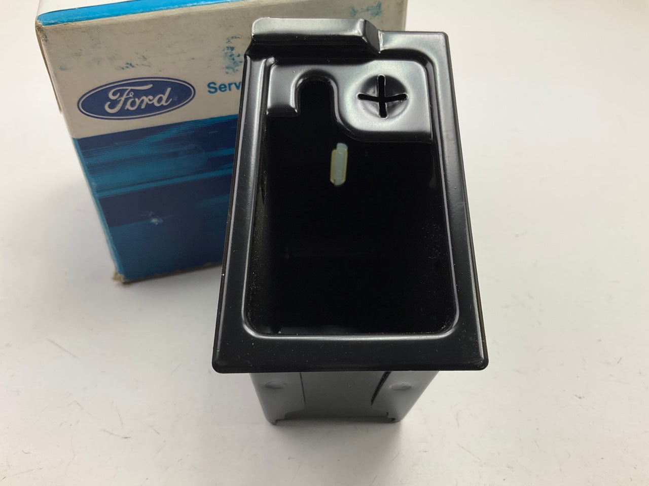 NEW - OEM Ford F4SZ-6304788-A Console Panel Ash Receptacle 1994-1997 Thunderbird