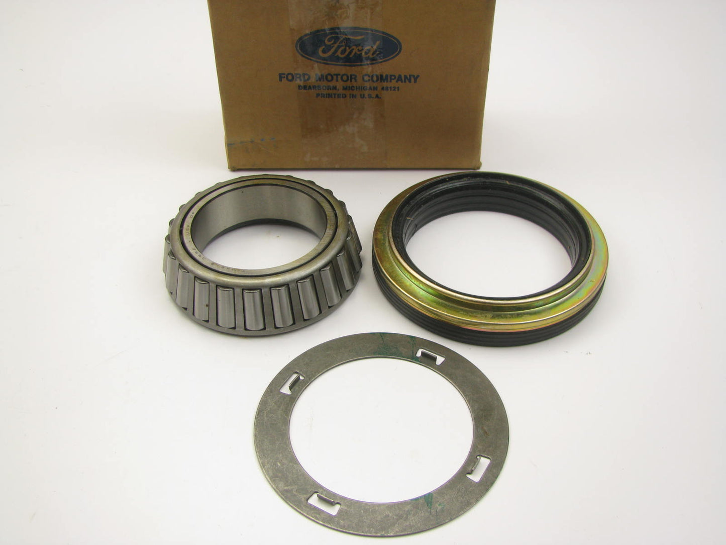 NEW GENUINE OEM Ford F4TZ-1177-C Rear Inner Wheel Bearings & Seal Kit BRS48