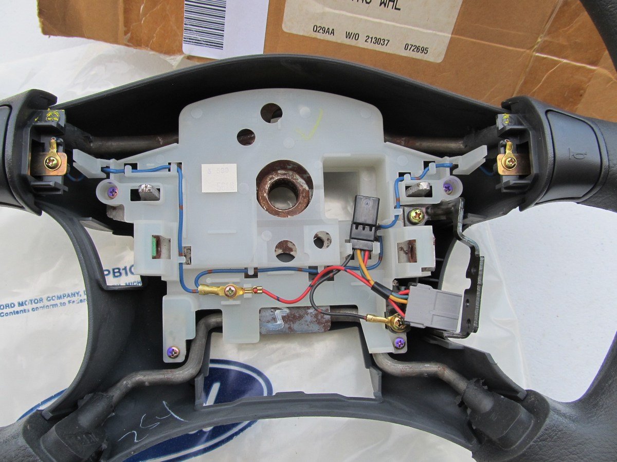 NOS - OEM Ford F4XY-3600-H Steering Wheel For 1994-1995 Villager, Quest
