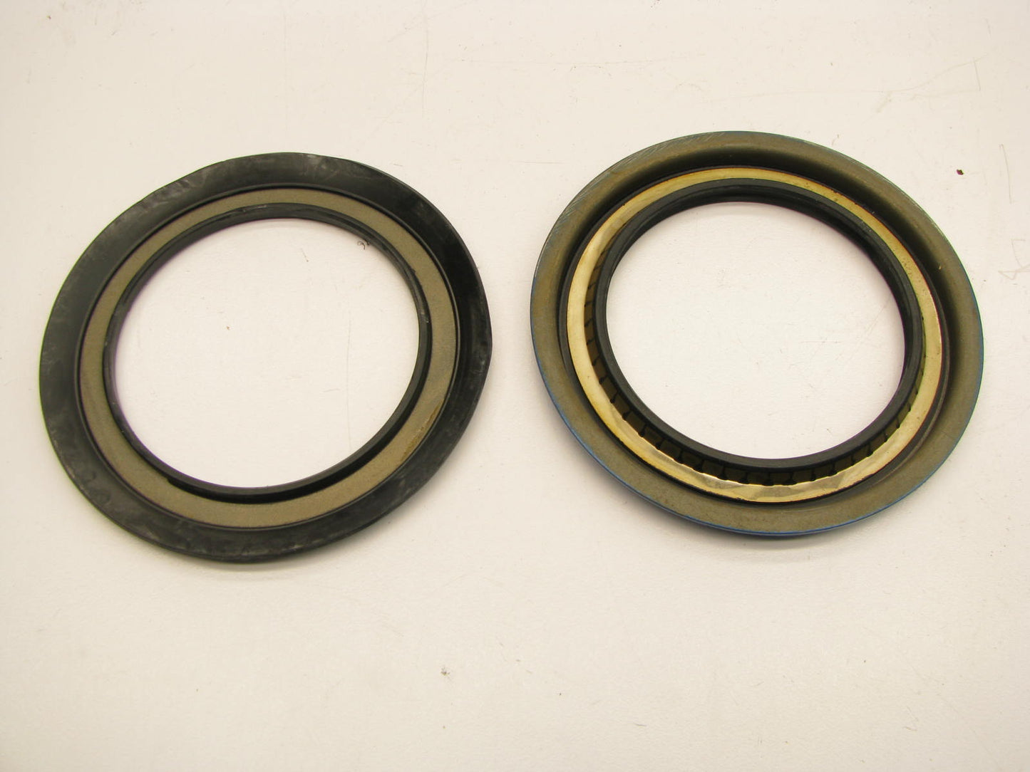 NEW - OEM Ford F57Z-1190-BB Front Wheel Grease Seal For 1995-1997 Ranger 4WD