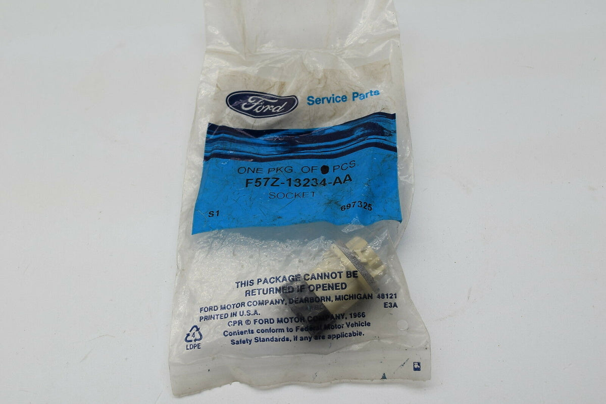 NEW - OEM Ford F57Z-13234-AA License Plate Light Lamp Socket