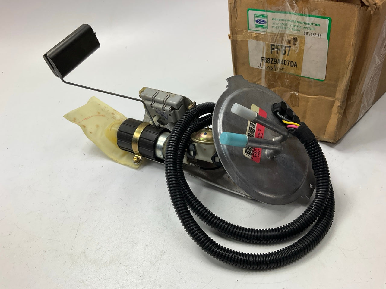 DAMAGED FLOAT - Ford F58Z-9A407-DA-D Fuel Pump & Sender Assembly