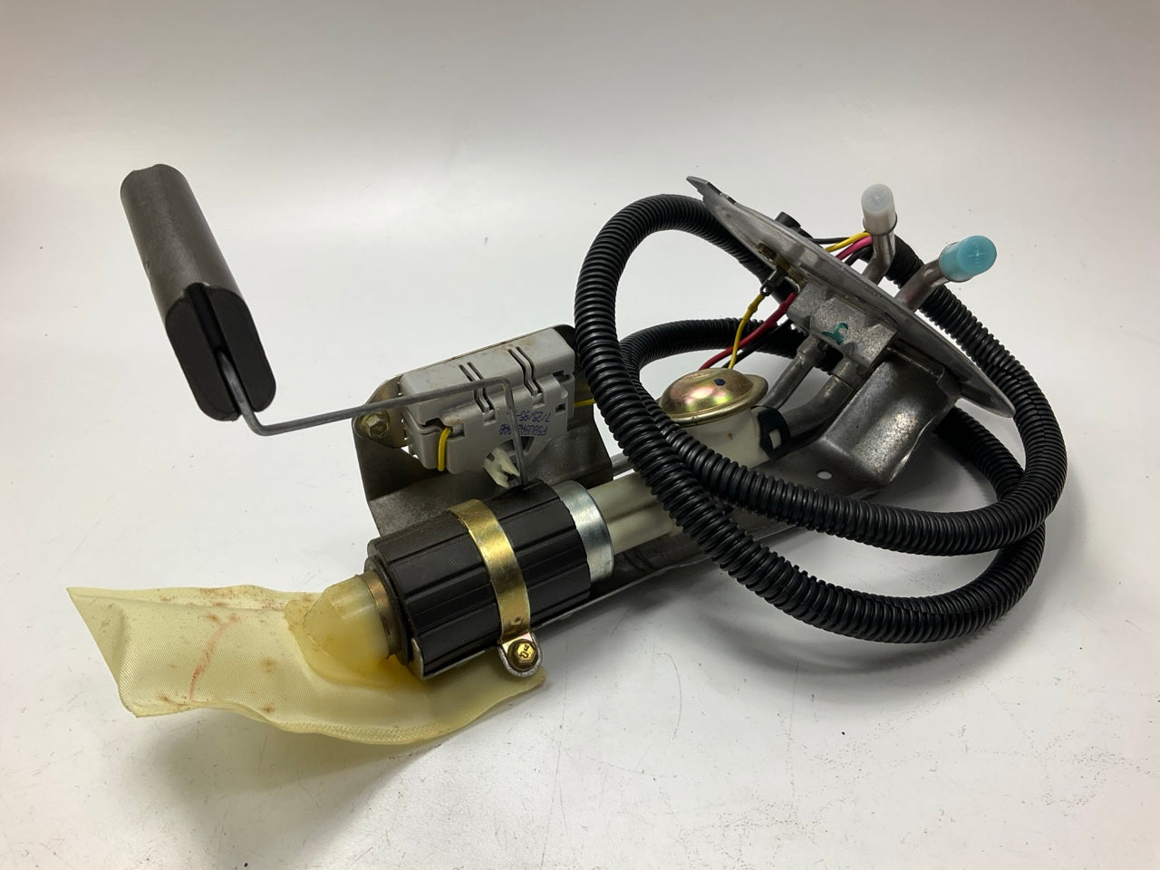 DAMAGED FLOAT - Ford F58Z-9A407-DA-D Fuel Pump & Sender Assembly