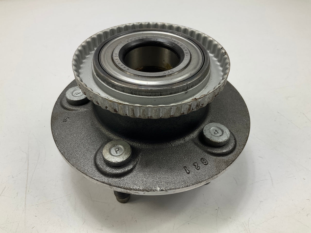 (2) NEW - OEM Ford F5AZ-1104-A Wheel Bearing And Hub Assembly, Front