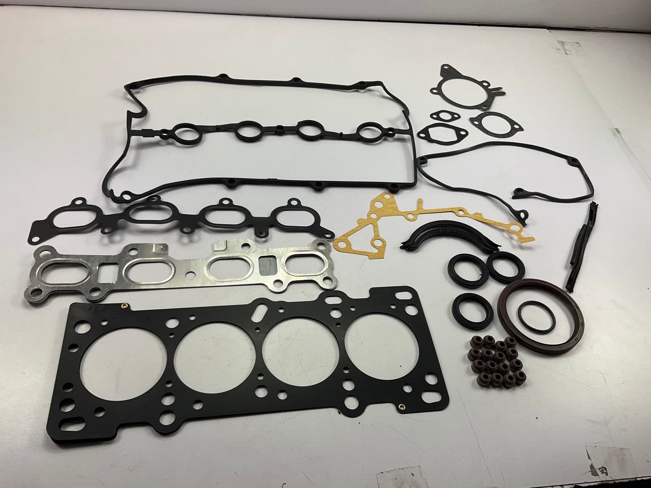 NEW - OEM Ford F5CZ-6008-AA Cylinder Head Gasket Set For 1991-1995 Escort 1.8L