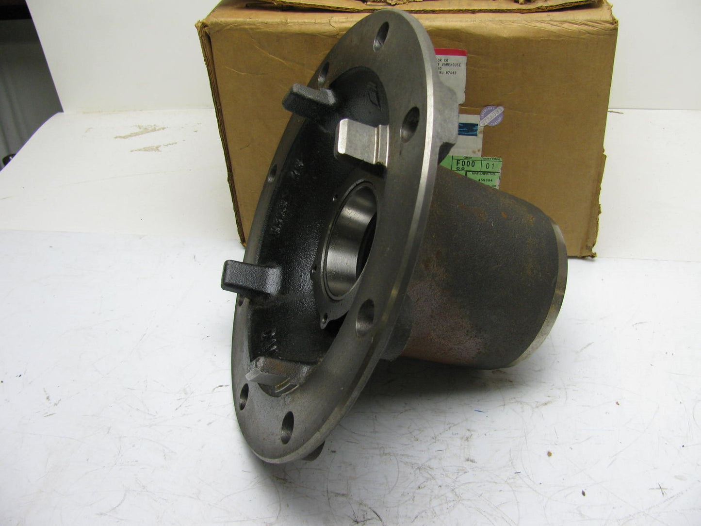 OEM Ford 8-Lug Front   Hub Assy. F5HZ1104AA  - Dayton 15482 - 15685