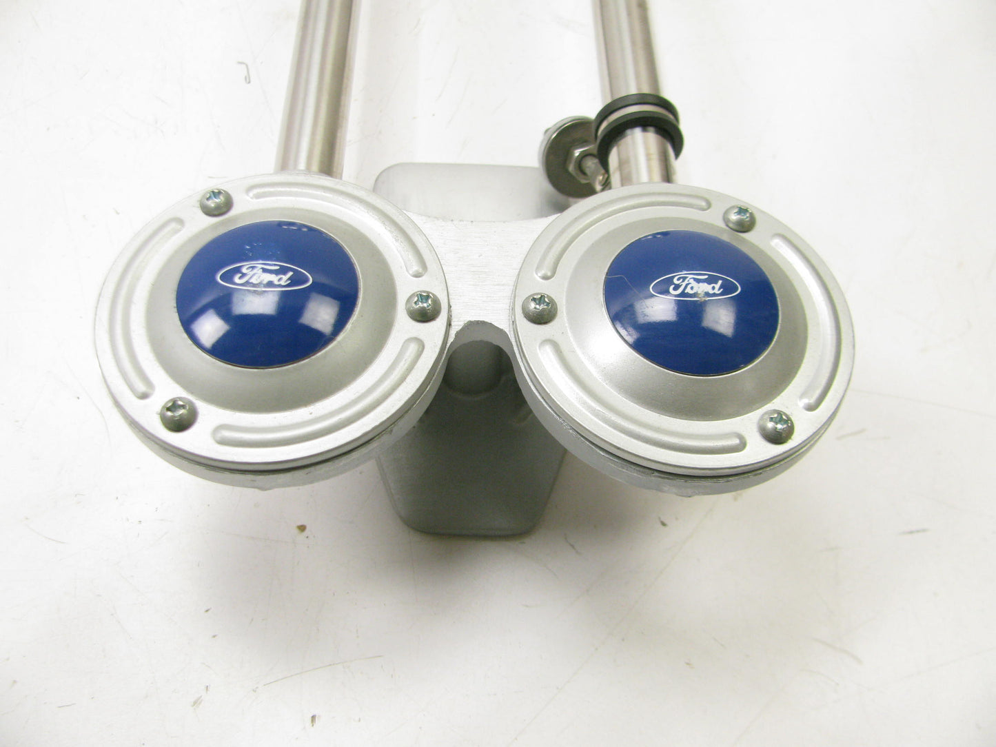 NEW - OEM Ford F5HZ-13832-B Dual Air Horn & Bracket Assembly 1995-1997 L-Series