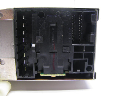 Ford OEM F5LY-18806-A AM/FM Radio Receiver Chassis 1995-1998 Lincoln Mark VIII