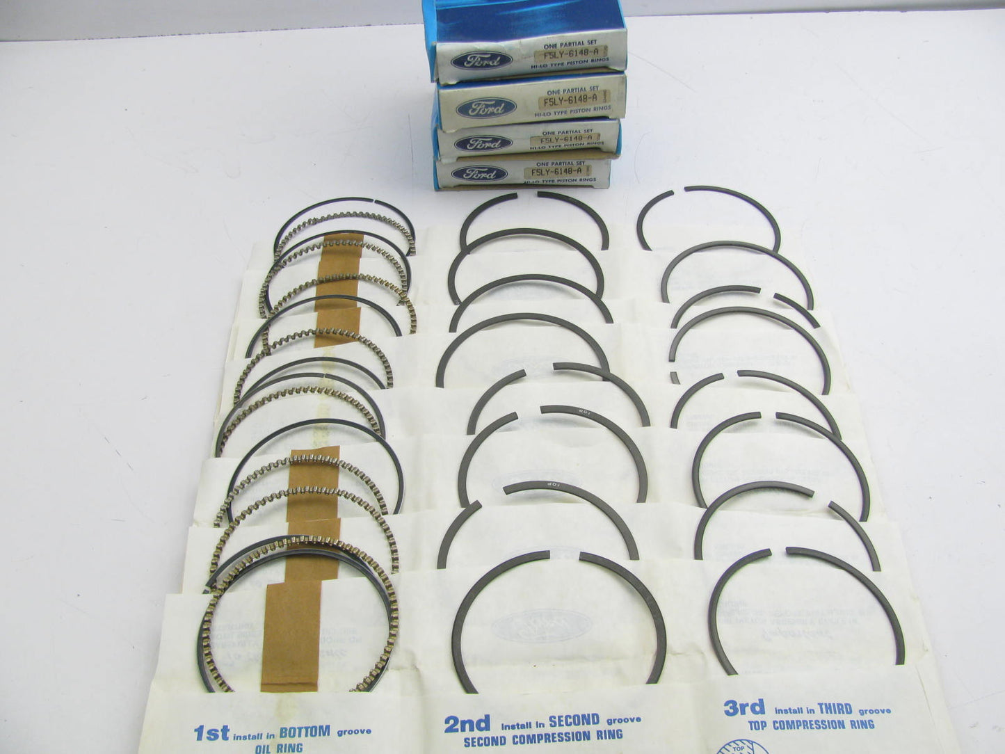 NEW - OEM Ford F5LY-6148-A-4 Complete Piston Ring Set - Standard 1995-1997 4.6L