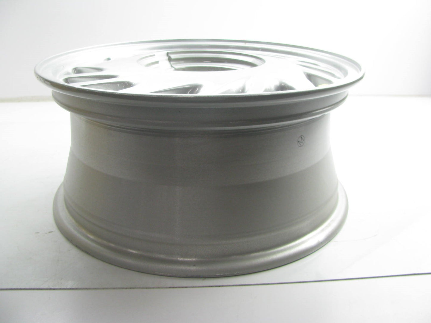 Genuine OEM Ford F5OY-1007-EC 16x7'' Factory Original Wheel - 1995-97 Continental