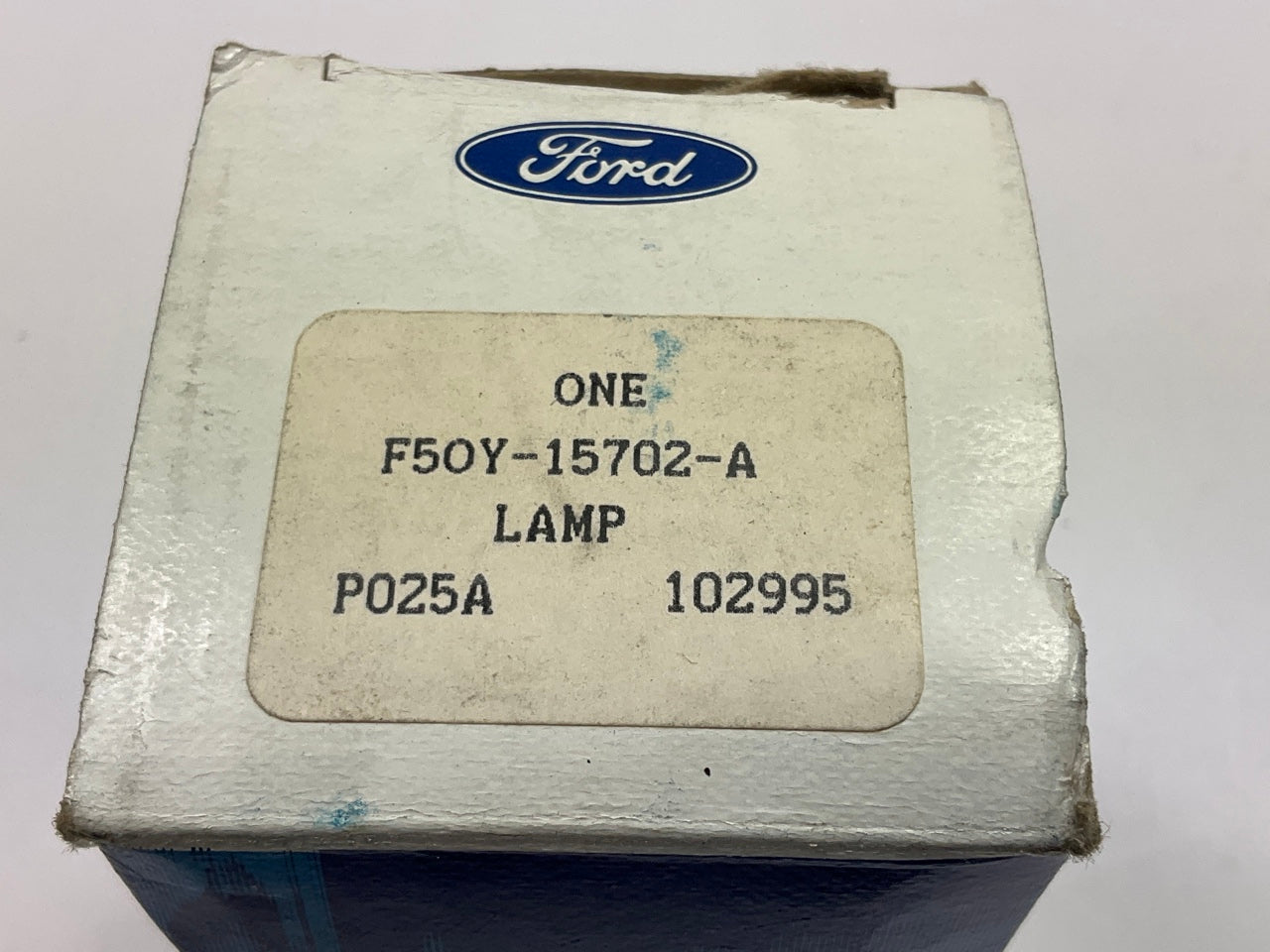 NEW - OEM Ford F5OY-15702-A Under Hood Lamp 1995-2002 Lincoln Continental