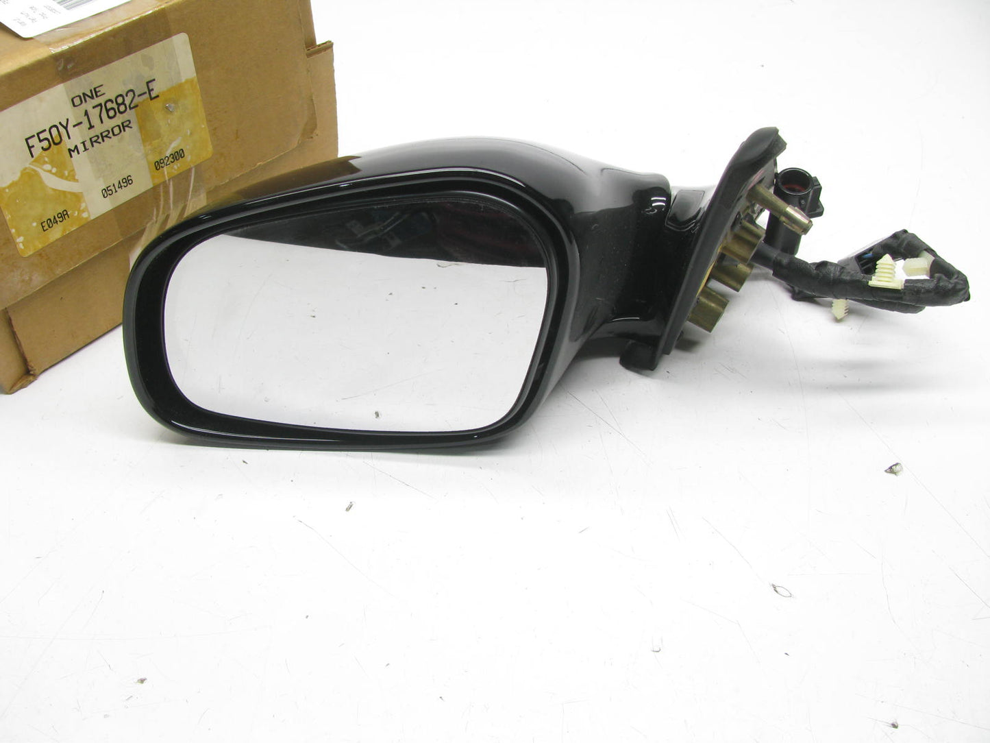 NEW - OEM Ford F5OY-17682-E Front Left Door Mirror 1995-1996 Lincoln Continental