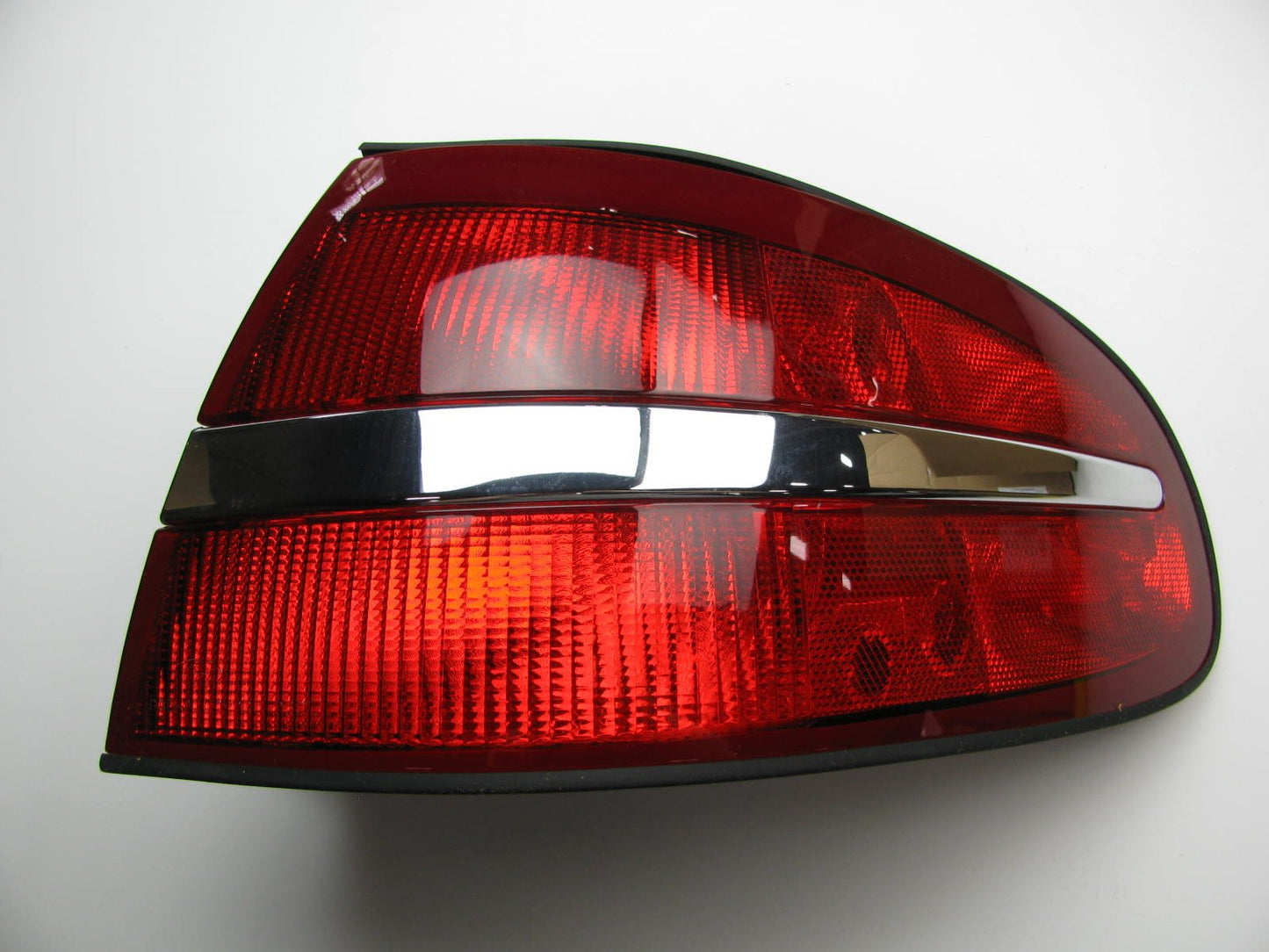 New OEM Ford F5OZ-13404-AA Right Tail Light Lamp For 1995-96 Lincoln Continental