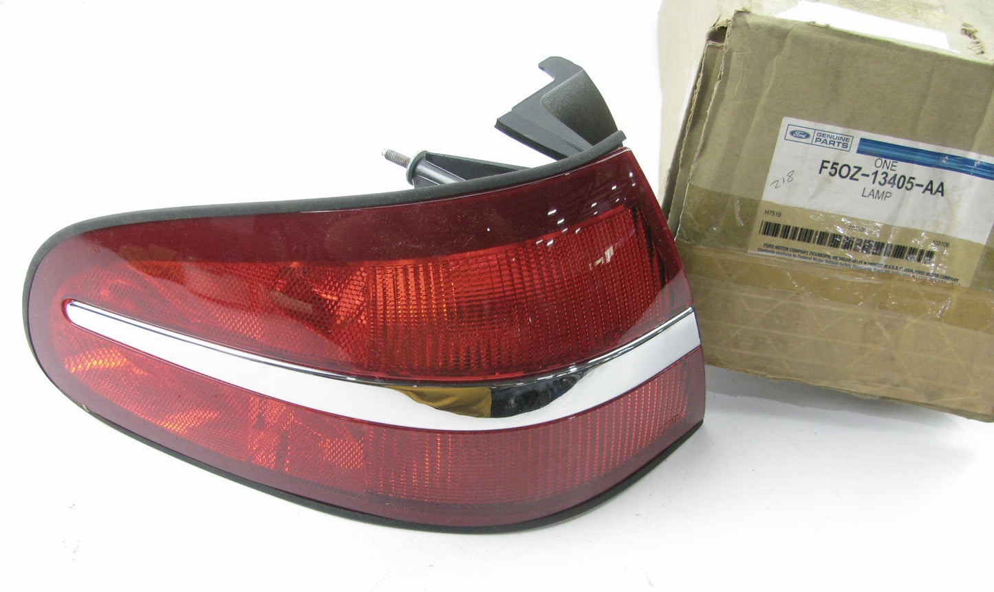 NEW OEM Ford F5OZ-13405-AA Left Drivers Side Tail Light Lamp 1995-96 Continental
