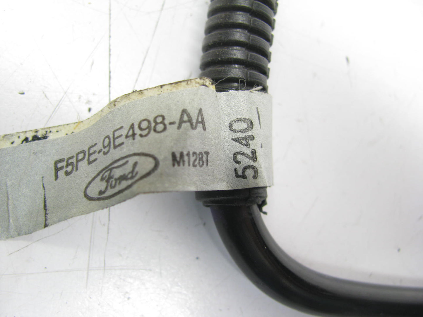 NEW - OEM Ford F5PE-9E498-AA Vacuum Hose & Tube 1997-2002 Expedition