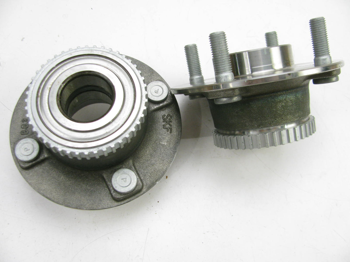 (2) NEW - OEM Ford F5RZ-1104-B Wheel Bearing And Hub Assembly - Rear